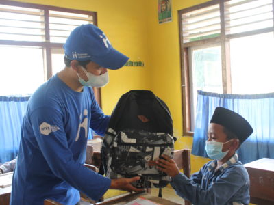 Bantuan Perlengkapan Sekolah untuk Siswa di Magelang - Yogyakarta