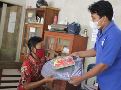 Bantuan Perlengkapan Sekolah untuk Siswa di Girimulyo - Yogyakarta