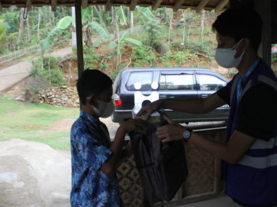 Paket Perlengkapan Sekolah untuk Siswa di Girimulyo - Yogyakarta
