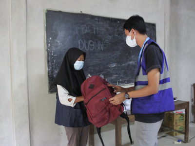 Bantuan Paket Perlengkapan Sekolah untuk Siswi di Girimulyo - Yogyakarta