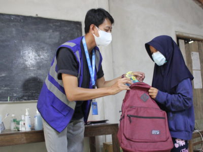 Bantuan Paket Perlengkapan Sekolah Lengkap untuk Murid di Yogyakarta