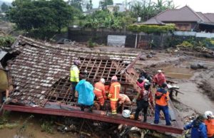 Human Initiative Membantu Korban Terdampak Banjir Bandang di Batu dan Malang