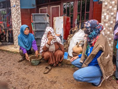 Relawan Human Initiative Melakukan Assessment di Banjir Garut