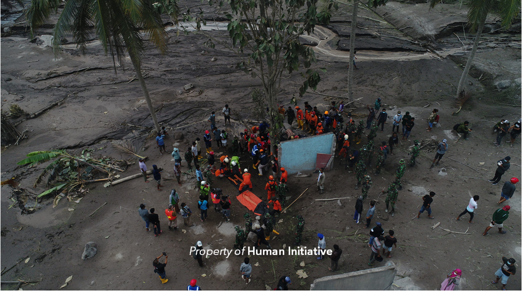Human Initiative dan Mercy Corps Berikan Bantuan untuk Terdampak Erupsi Semeru