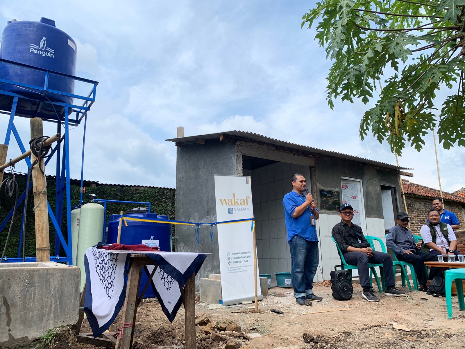مشروع المياه النظيفة: الآبار والحمامات العامة لسكان سيجولور بجاوة الغربية