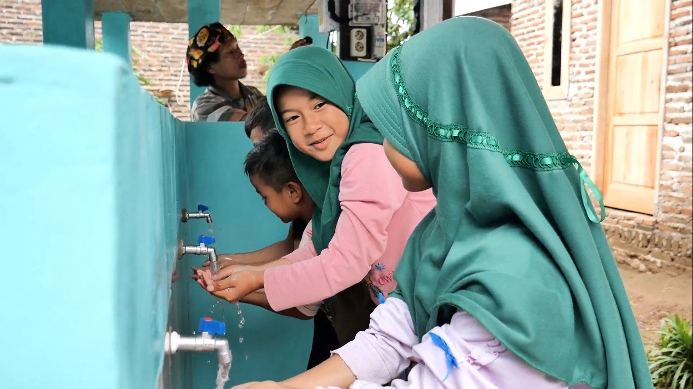 Water Well ، التعاون الخيري بين Human Initiative و Mahadasha في قرية سامبير