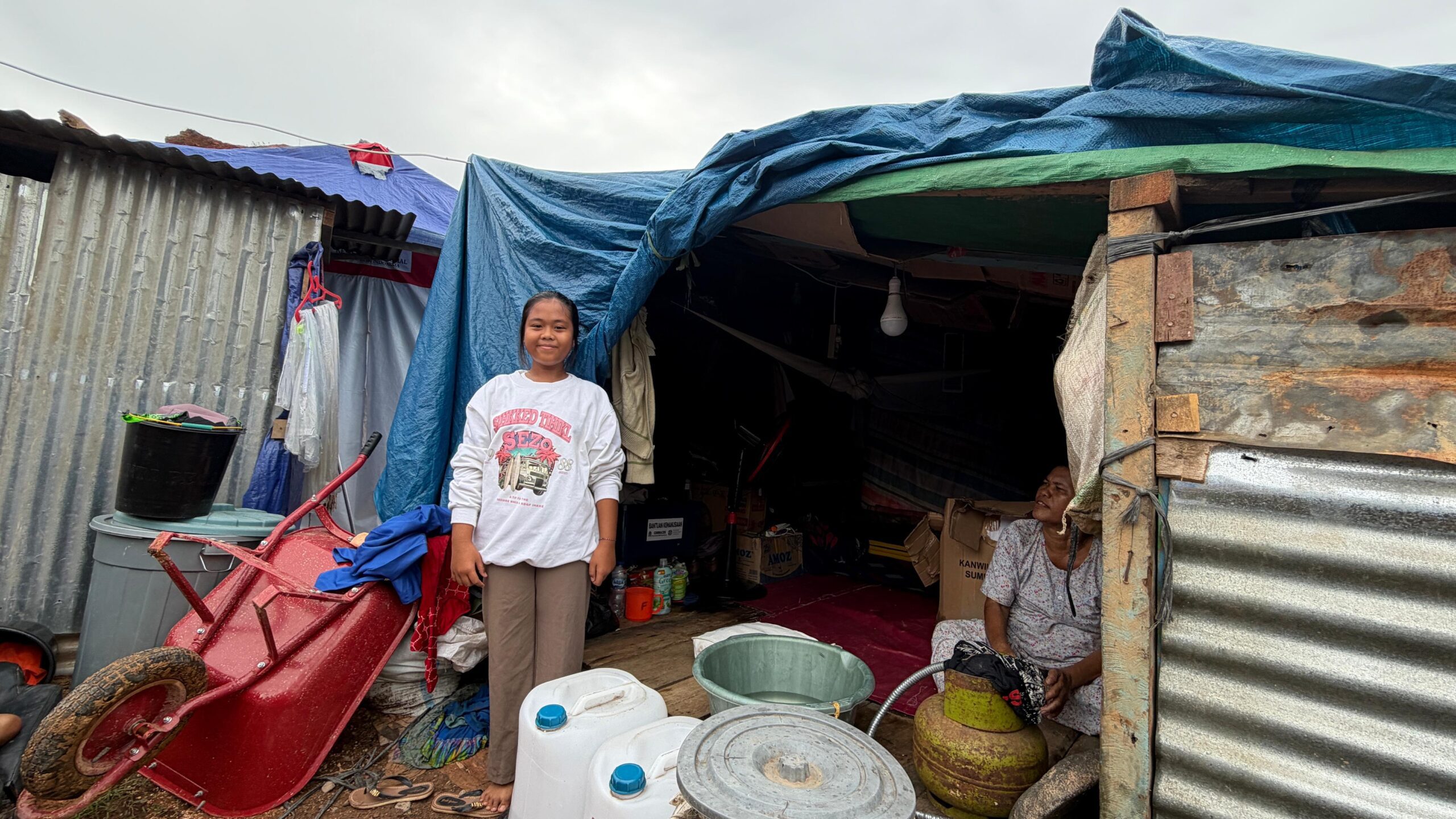 Although Flooding Forced Jinan to Evacuate and Lose Her School Supplies, Her Dream of Becoming a Doctor Remains Strong